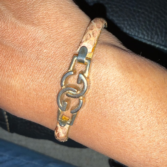 VINTAGE GUCCI GG 24K GOLDPLATED
BEIGE SNAKE'S SKIN BANGLE BRACELET - Picture 14 of 16